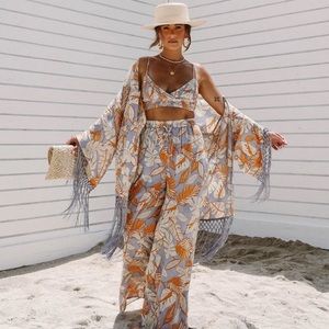 ISO! NOT FOR SALE!! Vici x Summerofdiane mermaid cove set! Xs, S or M!! NEED!